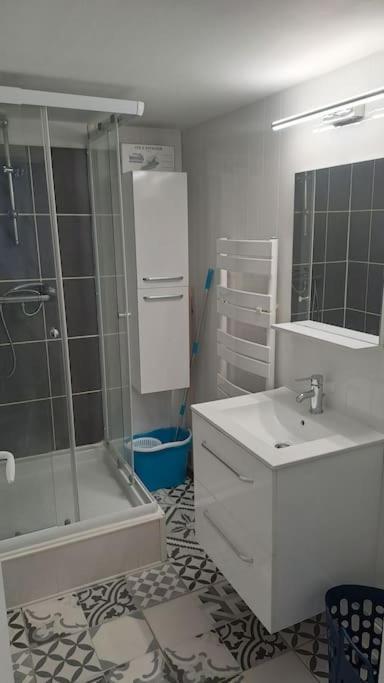 Charmante Petite Maison Proche Du Port, Maison 7 Биник Экстерьер фото