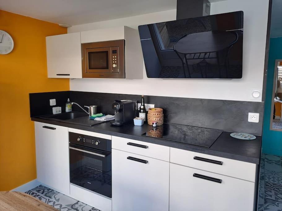 Charmante Petite Maison Proche Du Port, Maison 7 Биник Экстерьер фото